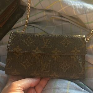 Louis Vuitton Brown Monogram Women's wallet 100% authentic, chain removable